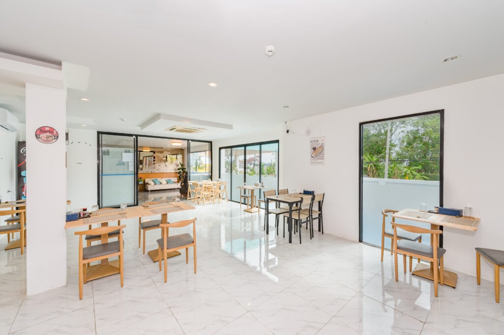 Sea Turtle Cafe dining room